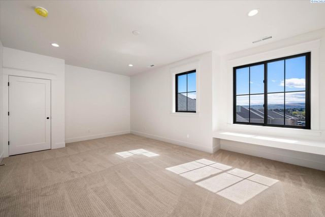 636 Lazio, Richland, WA 99352