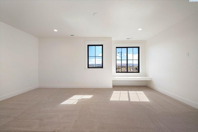 636 Lazio, Richland, WA 99352