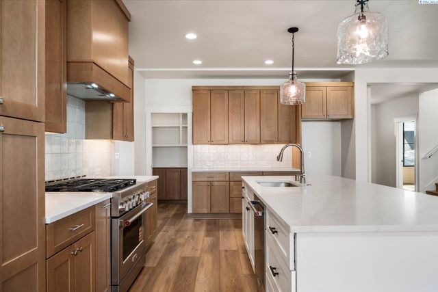 636 Lazio, Richland, WA 99352