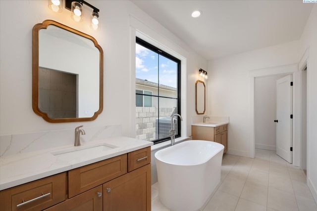 636 Lazio, Richland, WA 99352