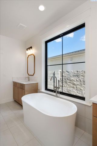 636 Lazio, Richland, WA 99352