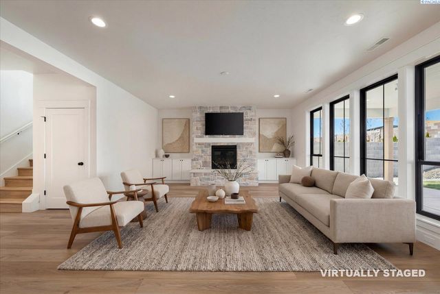 636 Lazio, Richland, WA 99352