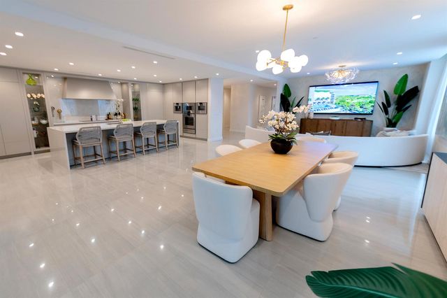 220 SE Mizner Boulevard 501, Boca Raton, FL 33432