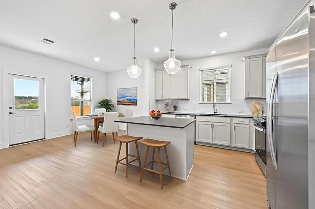 433 Bristlecone BND, Liberty Hill, TX 78642