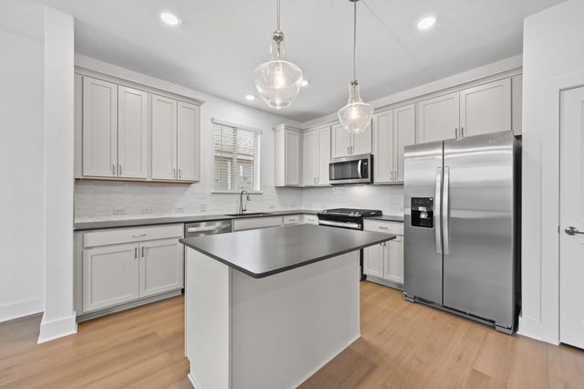 433 Bristlecone BND, Liberty Hill, TX 78642