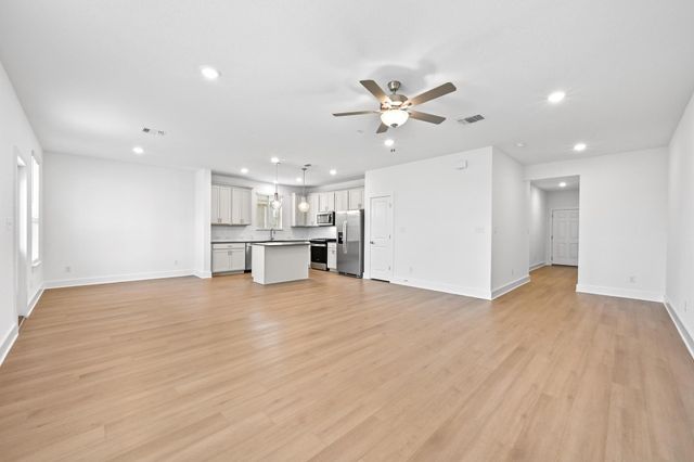 433 Bristlecone BND, Liberty Hill, TX 78642