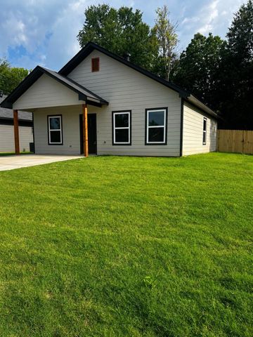 203 E Fleming, Longview, TX 75604