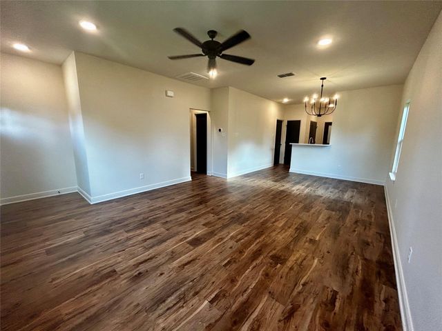 203 E Fleming, Longview, TX 75604