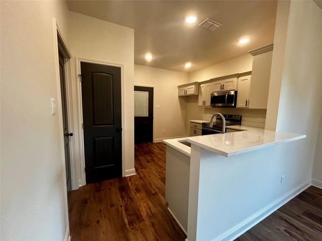 203 E Fleming, Longview, TX 75604