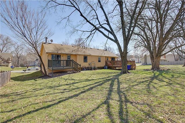 8270 Perry Street, Overland Park, KS 66204