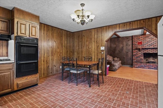 166 Parrish Ln, Mc Ewen, TN 37101