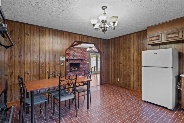 166 Parrish Ln, Mc Ewen, TN 37101