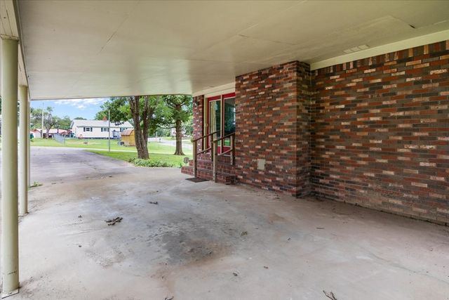 166 Parrish Ln, Mc Ewen, TN 37101