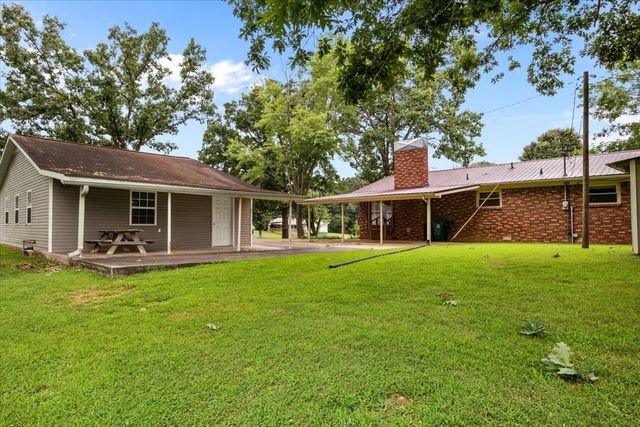 166 Parrish Ln, Mc Ewen, TN 37101