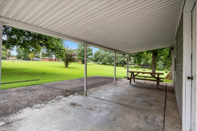 166 Parrish Ln, Mc Ewen, TN 37101