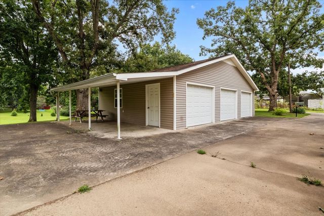 166 Parrish Ln, Mc Ewen, TN 37101