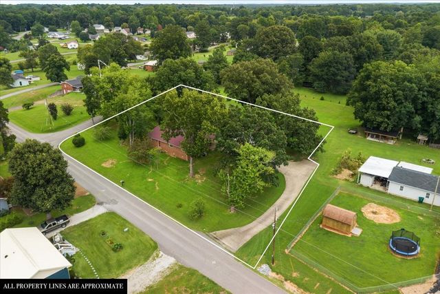 166 Parrish Ln, Mc Ewen, TN 37101
