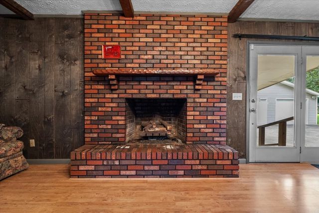 166 Parrish Ln, Mc Ewen, TN 37101