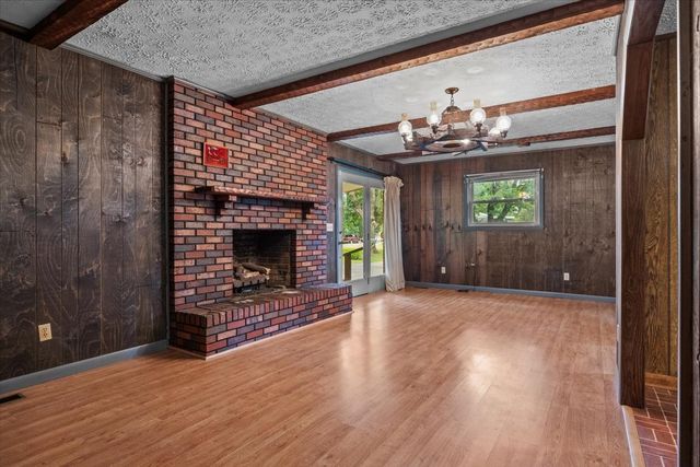 166 Parrish Ln, Mc Ewen, TN 37101