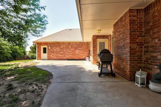 1100 Wild Plum Lane, Edmond, OK 73025