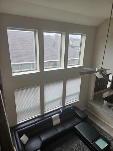 6411 Hunters Trace Lane, Baytown, TX 77521