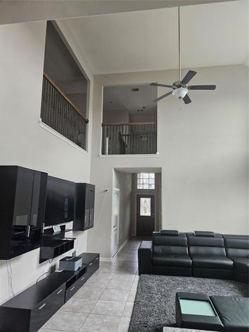 6411 Hunters Trace Lane, Baytown, TX 77521