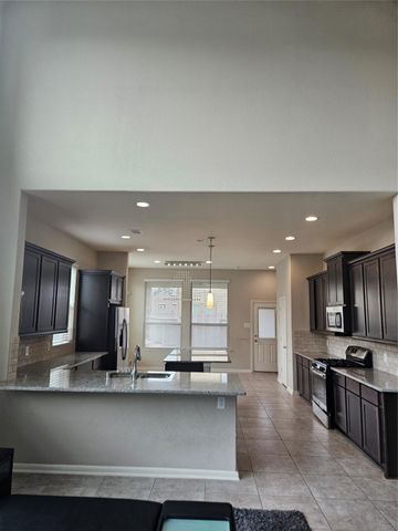 6411 Hunters Trace Lane, Baytown, TX 77521