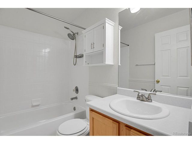 7726 S Kittredge Ct, Englewood, CO 80112