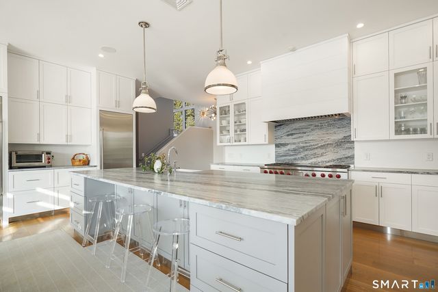 30 Meadowcroft Lane, Greenwich, CT 06830