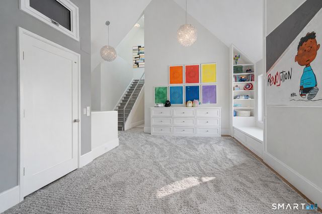 30 Meadowcroft Lane, Greenwich, CT 06830