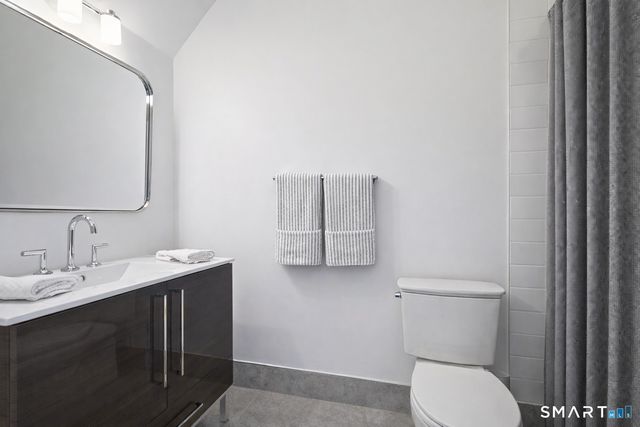 30 Meadowcroft Lane, Greenwich, CT 06830