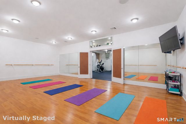 30 Meadowcroft Lane, Greenwich, CT 06830