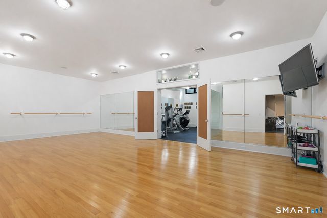 30 Meadowcroft Lane, Greenwich, CT 06830