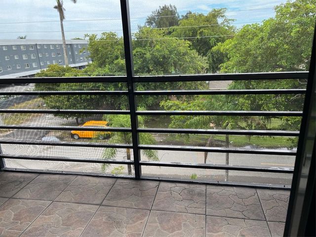 13500 NE 3rd Ct 402, North Miami, FL 33161