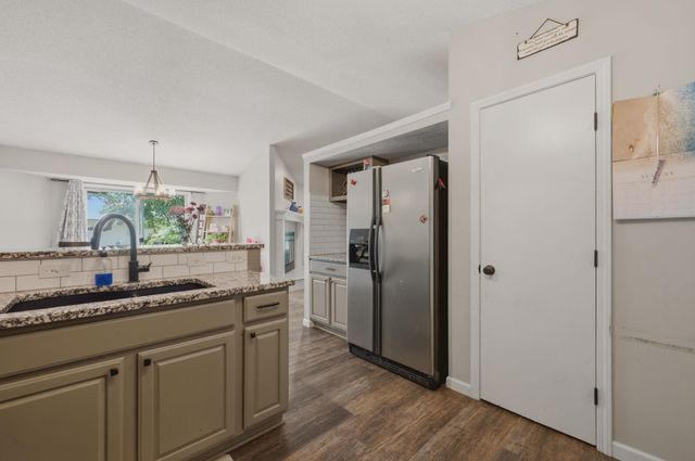 10701 W Westport, Wichita, KS 67212