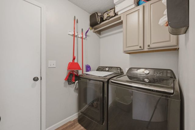 10701 W Westport, Wichita, KS 67212