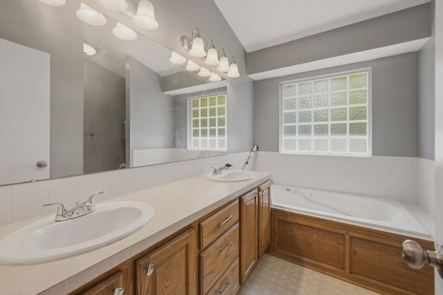 10701 W Westport, Wichita, KS 67212