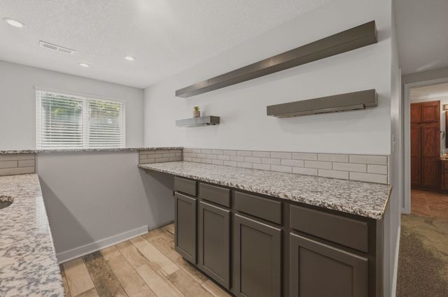 10701 W Westport, Wichita, KS 67212