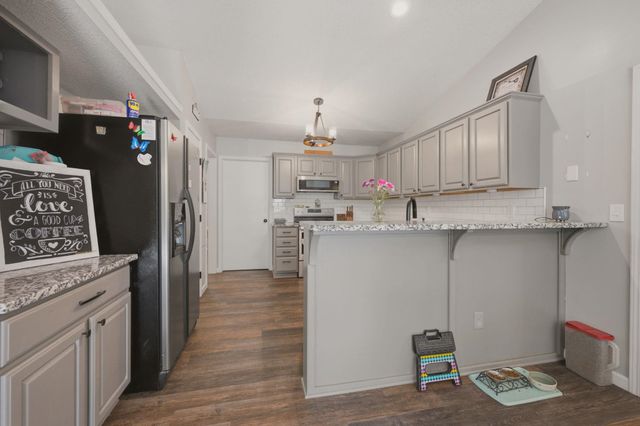 10701 W Westport, Wichita, KS 67212