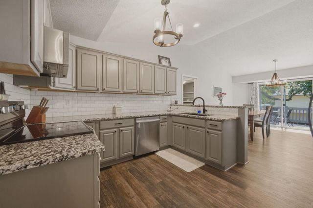 10701 W Westport, Wichita, KS 67212
