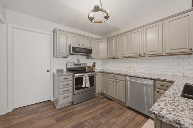 10701 W Westport, Wichita, KS 67212