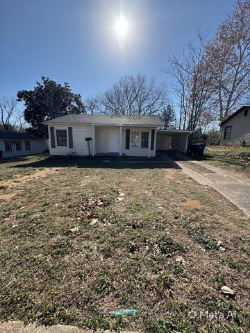 214 E Acheson Street, Denison, TX 75021