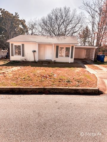 214 E Acheson Street, Denison, TX 75021