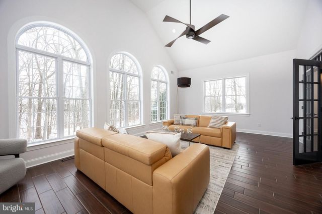 2104 SQUIRREL HILL RD, Schwenksville, PA 19473