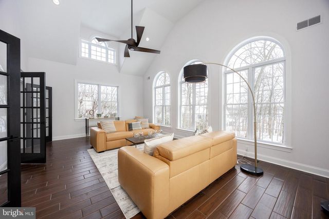 2104 SQUIRREL HILL RD, Schwenksville, PA 19473