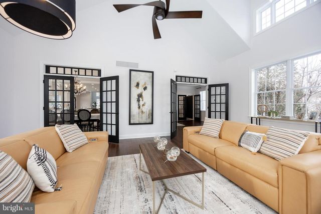 2104 SQUIRREL HILL RD, Schwenksville, PA 19473