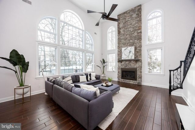 2104 SQUIRREL HILL RD, Schwenksville, PA 19473