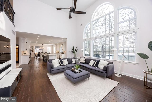 2104 SQUIRREL HILL RD, Schwenksville, PA 19473