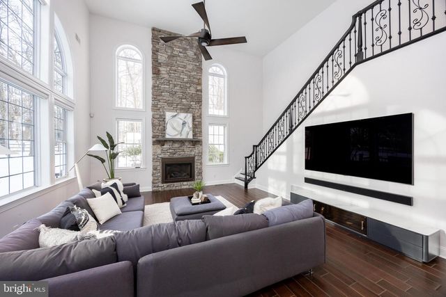 2104 SQUIRREL HILL RD, Schwenksville, PA 19473