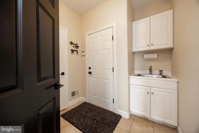 2104 SQUIRREL HILL RD, Schwenksville, PA 19473